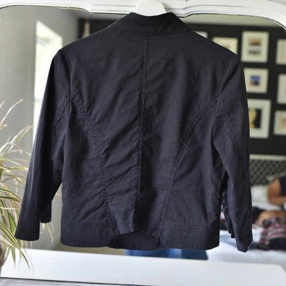 Veeko Cropped Summer Jacket - Picture 2 of 4